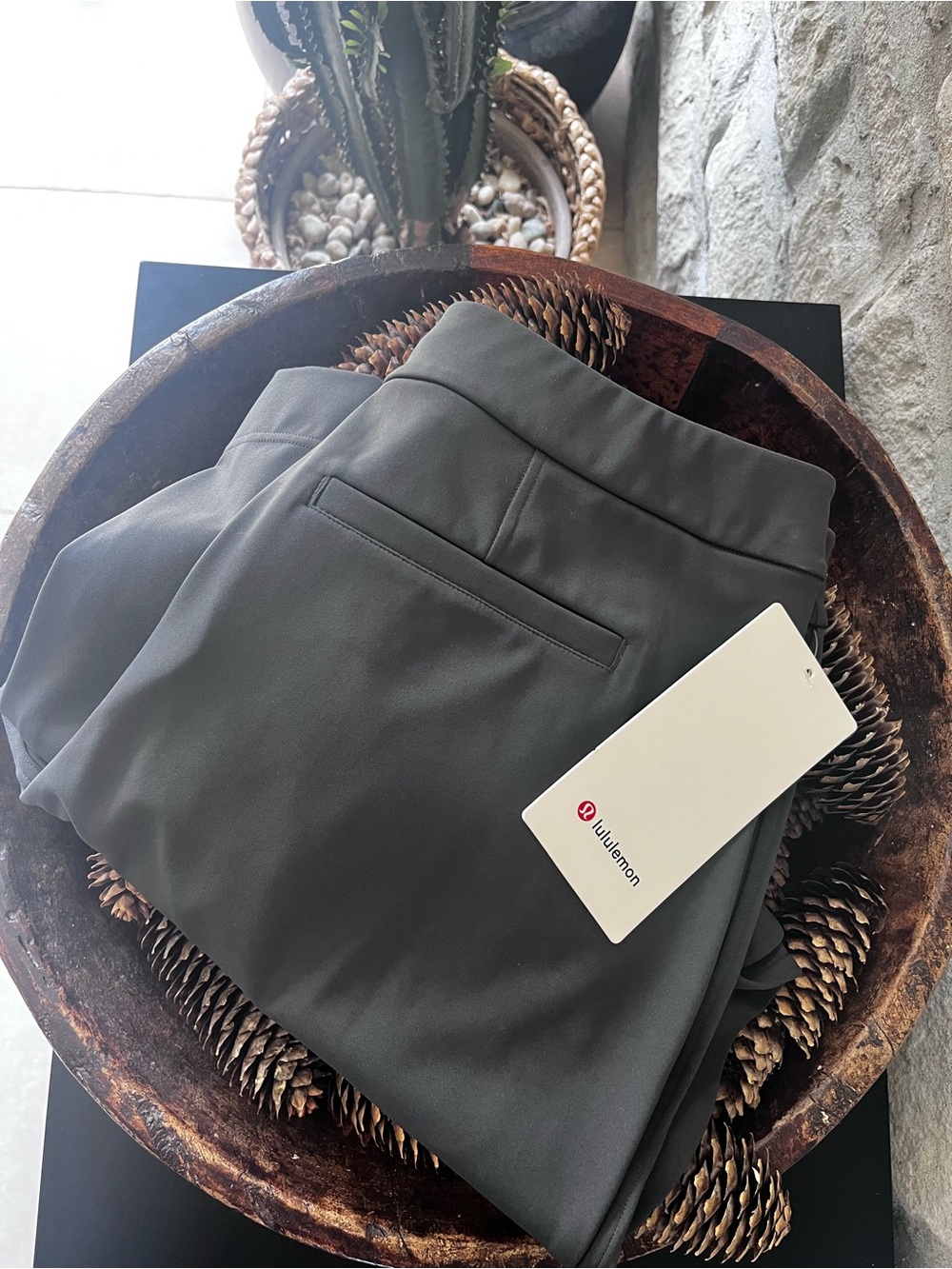 Lululemon New Graphite Grey Tapered-Leg Mid-Rise 7/8 Pants Size M NWT
